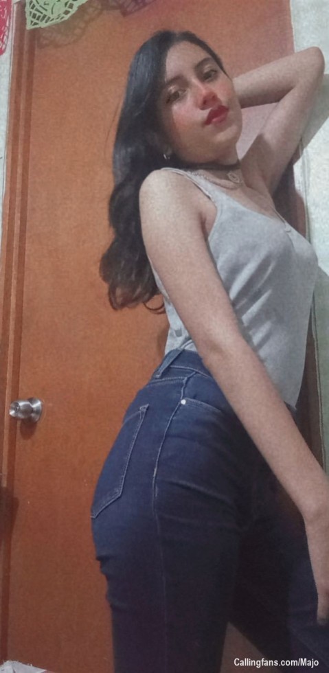 Holaaaa 😘soy de México, me gusta el rock, estudio psicólogia y soy muy buena persona. Cuéntame de ti ❤️✨