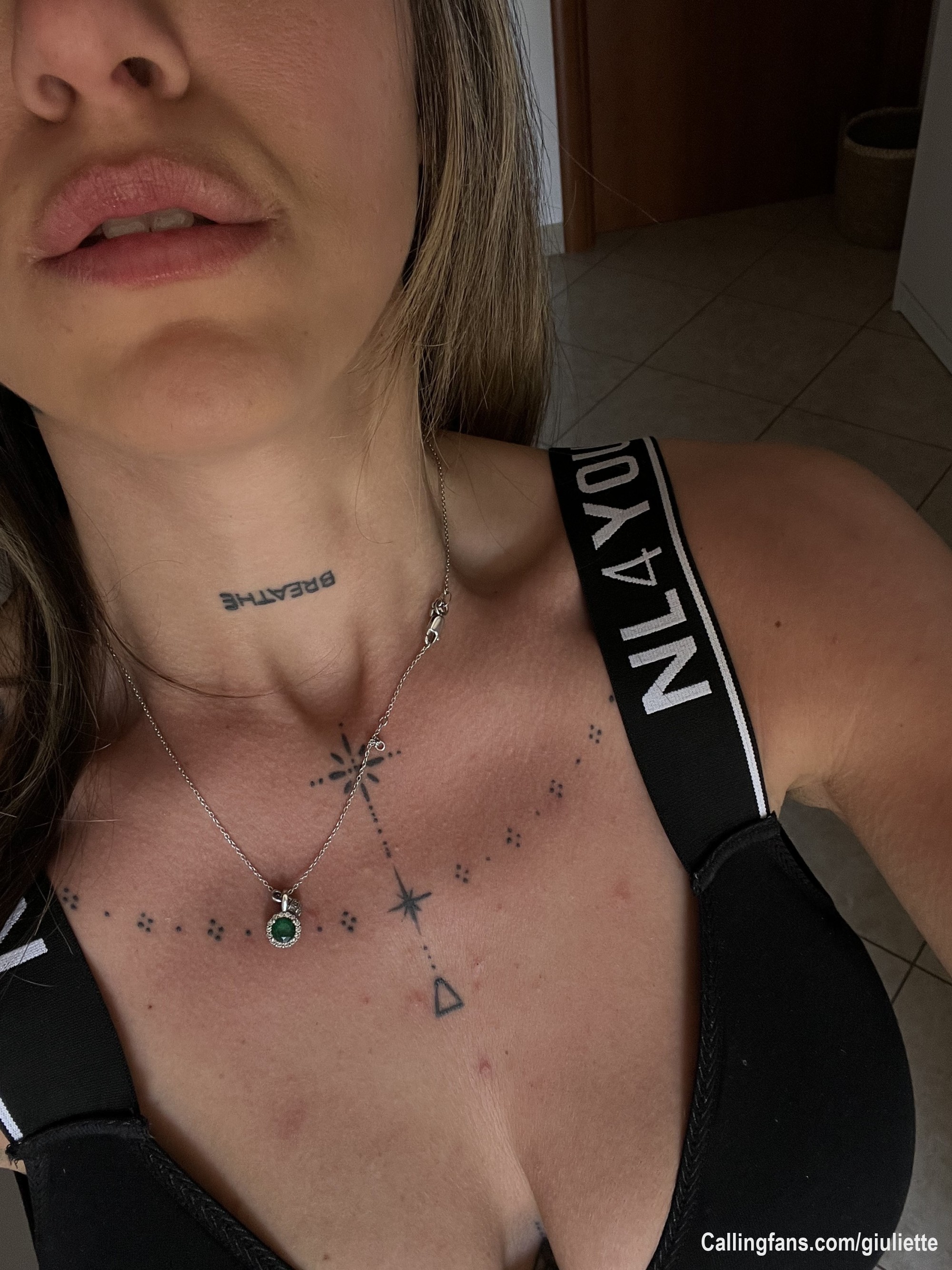 giulie.tte - Calling Fans - Platform that monetizes your social activity